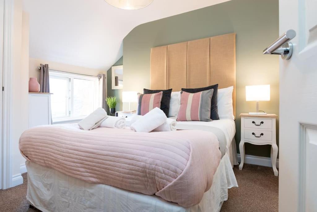 Scarborough Stays - Luxury Townhouse Ideal For Large Groups - Hot Tub Luaran gambar